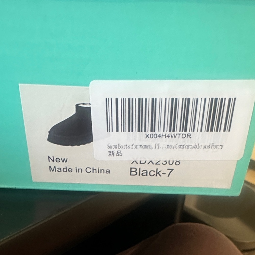 Black Women's Slippers - Picture 4 of 4